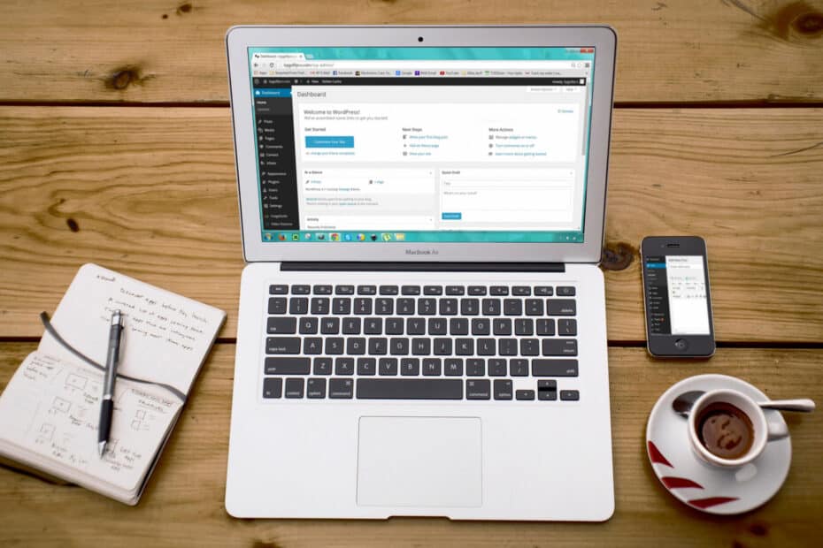 Webflow vs. WordPress - featured